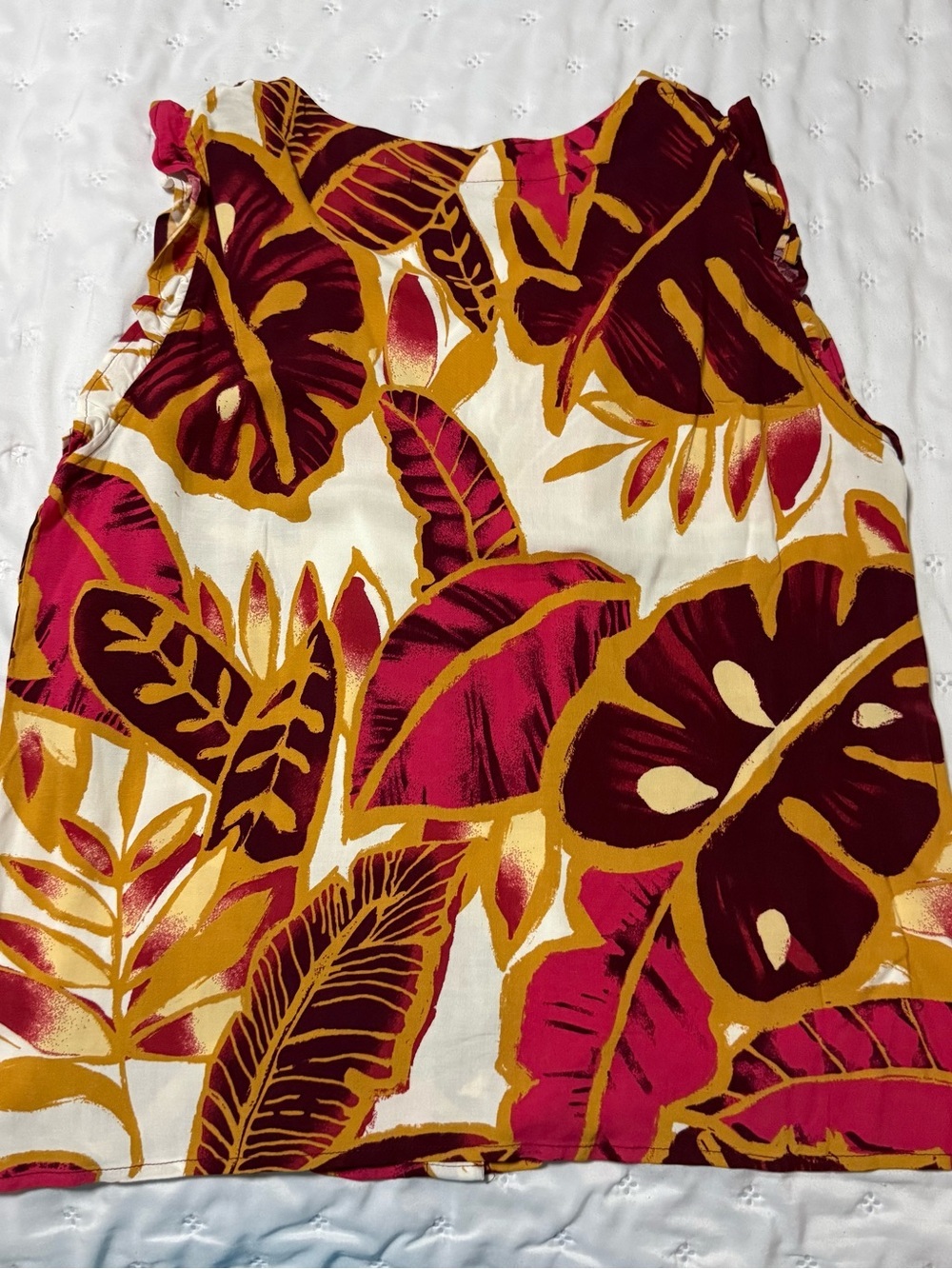 Sleeveless Button-Front Tropical Print Blouse - Multicolor - Picture 3 of 3